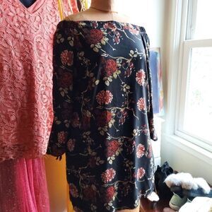 Off Shoulder " Style House" Dress Size M